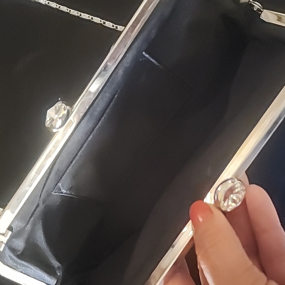 Clutch - Picture 7 of 7